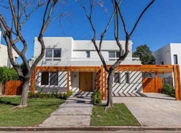 Casa · 422m² · 10 Ambientes · 2 Cocheras · Casa en Venta en Santa Barbara, Tigre, G. B. a. Zona Norte