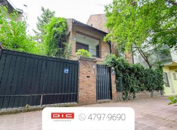 Casa · 208m² · 5 Ambientes · 1 Cochera · Casa 3 Dorm. Venta - Barrio Vicente López
