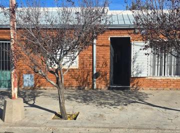 Casa · 5 Ambientes · 1 Cochera · Casa en Venta