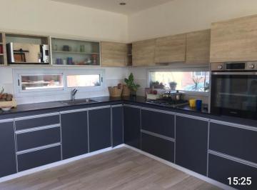 Casa · 188m² · 5 Ambientes · 2 Cocheras · Casa 5 Ambientes en Venta