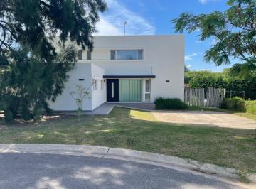 Casa · 199m² · 5 Ambientes · 2 Cocheras · Casa en Venta San Matías con 3 Dorm., Escobar