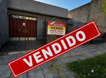 Casa · 70m² · 4 Ambientes · 2 Cocheras · Lote Propio 10 X 30 – 300 m² – Apto Crédito – Gran Oportunidad