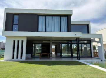Casa · 320m² · 6 Ambientes · 2 Cocheras · Casa en Venta Greenville Polo & Resort