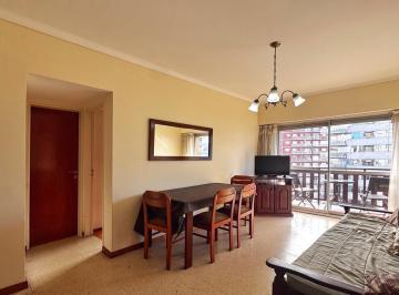 Departamento · 42m² · 2 Ambientes · Venta de Departamento 2 Amb con Balcon a La Calle - Zona Mic