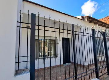 Casa · 90m² · 4 Ambientes · 1 Cochera · Casa en Zona Sur