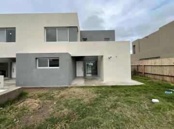 Casa de 5 ambientes, Tigre · Alquiler Anual Casas de Santa María con Pileta, Dique Luján, Tigre. Imperdible!