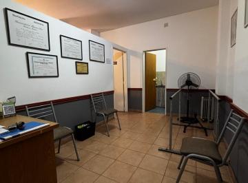 Oficina comercial de 1 ambiente, Morón · Venta - Oficina o Bien Monoambiente en Moron Centro con Amplio Patio. Excelente Zona Comercial.