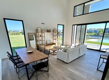 Casa · 227m² · 5 Ambientes · 2 Cocheras · Casa en San Matías, Escobar. Dos Plantas con Pileta en Lote a La Laguna