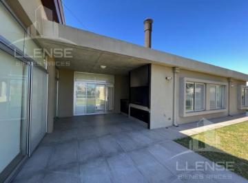 Casa · 158m² · 5 Ambientes · 1 Cochera · Casa 5 Ambientes con Piscina Venta - Hudson Park
