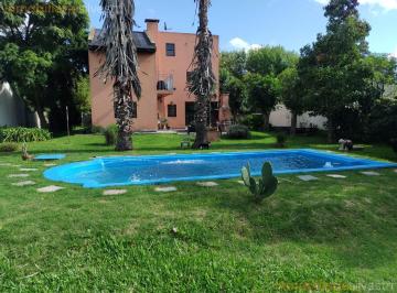 Casa · 170m² · 5 Ambientes · 1 Cochera · 169 Entre 41 y 42 Barrio Parque. - La Plata - Casa 3 Dorm. con Parque y Piscina en Venta