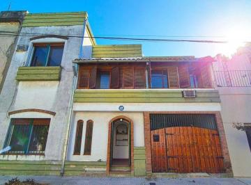 Casa · 173m² · 4 Ambientes · 1 Cochera · Casa en Venta en Liniers - 4 Ambientes 180 m²