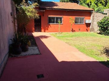 Casa · 100m² · 4 Ambientes · 1 Cochera · Alquiler Casa Ituzaingo