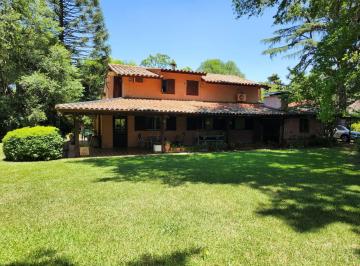 Casa · 312m² · 8 Ambientes · 3 Cocheras · Casa en Alquiler 8 Ambientes en El Golf Club Argentino