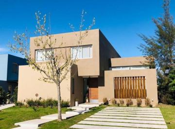 Casa · 210m² · 6 Ambientes · 2 Cocheras · Casa en Alq. Temporario en Los Alisos, Nordelta, Tigre