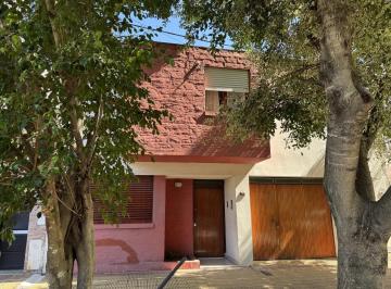 PH · 126m² · 5 Ambientes · 1 Cochera · PH, Tipo Casa,3 Dorm Cochera Pza 19 de Nov (44 y 25) La Plata