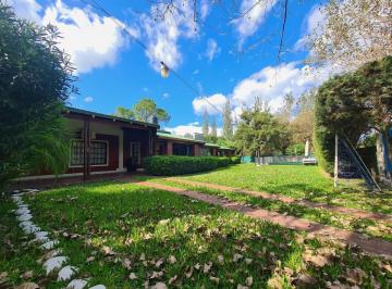 Casa · 127m² · 4 Ambientes · Venta Permuta Casa 2 Dorm. con Pileta Funes