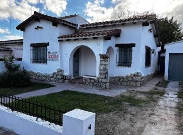Casa de 6 ambientes, Alta Gracia · Chalet Reciclado en Calle San Martin a m Arroyo - Alta Gracia