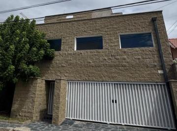 Edificio · 450m² · 1 Cochera · Casa Apta Para Oficina