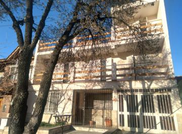 Casa · 244m² · 8 Ambientes · 1 Cochera · Casa 8 Ambientes en Venta en 6ta Sección con Te