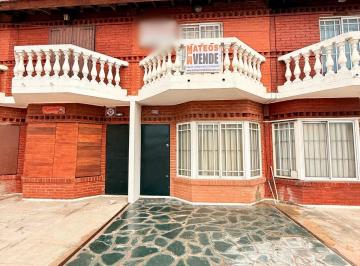 Casa de 4 ambientes, Mar del Tuyú · Venta Triplex Al Frente Sobre Av Costanera en Mar del Tuyú