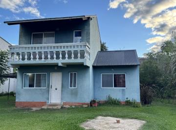 Casa · 60m² · 3 Ambientes · 2 Cocheras · Casa en Venta en Colón Entre Ríos