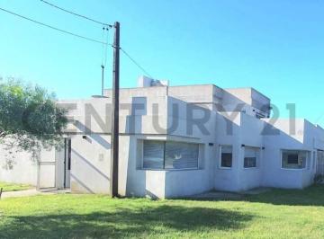 Casa · 175m² · 4 Ambientes · 2 Cocheras · Venta de Casa 4 Amb Balcarce Vista Panorámica a La Sierra La Barrosa