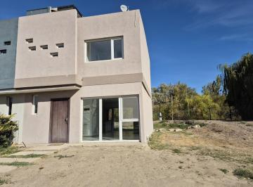 Casa · 96m² · 3 Ambientes · Alquiler Duplex 2 Dorm B. La Castellana Neuquen
