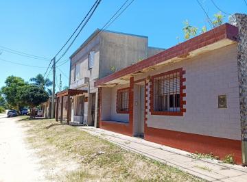 Casa · 300m² · 8 Ambientes · 2 Cocheras · Casa en Venta Sobre El Rio en Santa Rosa de Calchines