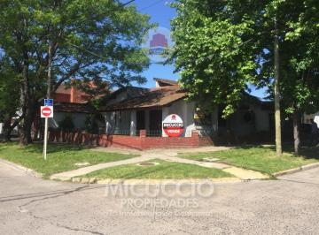 Casa · 165m² · 4 Ambientes · 1 Cochera · Casa en Venta, Hipólito Yrigoyen 893 Esq. Los Lazaristas, Escobar