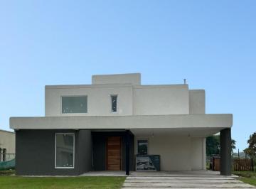 Casa · 178m² · 4 Ambientes · 2 Cocheras · Casa en Lagos de San Eliseo 4 Ambientes