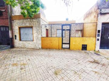 Casa · 85m² · 4 Ambientes · Venta Casa 2 Dorm. con Patio y Terraza