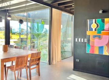 Casa · 10m² · 4 Ambientes · 1 Cochera · Alquler Anual E Invernal de Casa 3 Dorm en Pueblo Mio
