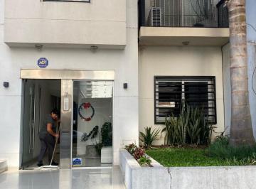 Departamento de 2 ambientes, Lomas de Zamora · Alquiler Departamento Banfield Centro