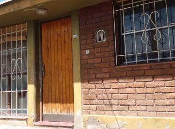 Casa · 145m² · 3 Ambientes · 3 Cocheras · Casa en Venta en Maipu, Barrio El Maiten