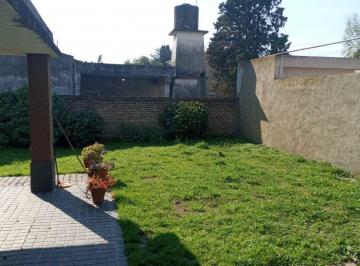 Casa · 200m² · 3 Ambientes · 1 Cochera · Casa en Venta C/parque y Cochera - Longchamps