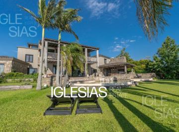 Casa · 700m² · 10 Ambientes · 2 Cocheras · Casa en Venta y Alquiler Al Lago Central en Los Castores