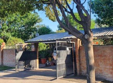 Casa · 150m² · 4 Ambientes · 2 Cocheras · Casa en Venta 4 Dorm y Piscina en Pueblo Esther