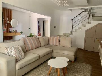 Casa · 214m² · 4 Ambientes · 2 Cocheras · Hermosa Casa 5 Amb Pileta Climat - Quin Lomas Centro