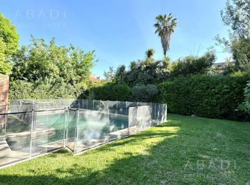 Casa · 200m² · 5 Ambientes · 4 Cocheras · Casa en Campo Chico