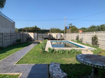Casa · 56m² · 3 Ambientes · 1 Cochera · Casa con Pileta en Los Talas (Berisso)