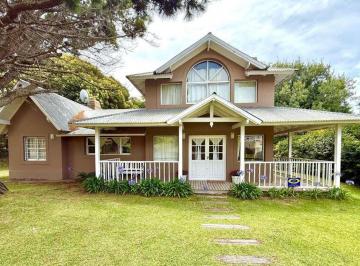 Casa · 180m² · 4 Ambientes · Casa 4 Amb Dependencia 3 Cuadras del Mar Pinamar