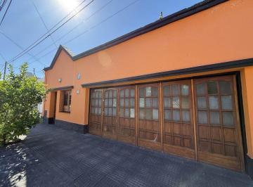 Casa · 224m² · 8 Ambientes · 2 Cocheras · Venta Casa General Pueyrredon 4 Dorm.
