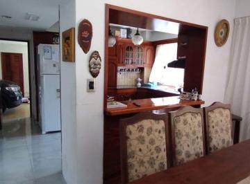 Casa · 250m² · 4 Ambientes · 2 Cocheras · Casa 4 Ambientes Venta Paso del Rey