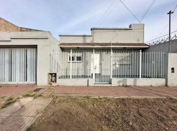 Casa · 120m² · 4 Ambientes · 1 Cochera · Vento Casa 4 Amb, Necochea, C/quincho y Cochera