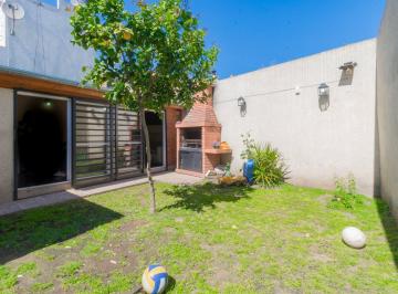Casa · 89m² · 4 Ambientes · 1 Cochera · Venta Casa 4 Ambientes Villa Raffo