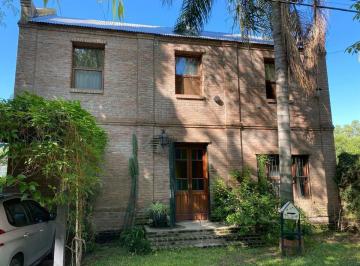 Casa · 113m² · 3 Ambientes · 1 Cochera · Venta Casa en Funes 2 Dorm.. Garita 15 Bis