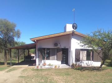 Casa · 95m² · 5 Ambientes · 1 Cochera · Venta de Casa con Pileta y Depto Cortaderas