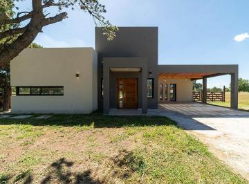 Casa · 166m² · 4 Ambientes · 1 Cochera · Casa de 4 Ambientes en Venta en Mirabosques, Los Cardales.