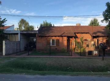 Casa · 70m² · 3 Ambientes · 1 Cochera · Casa en Venta - 2 Dorm. 1 Baño - Cochera - 300 m² - Luján