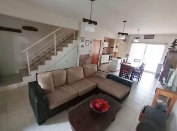 PH · 80m² · 3 Ambientes · 1 Cochera · PH 3 Ambientes Alquiler Ciudad Evita